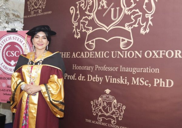 Prof. Deby Vinski, Ph.D, alumni smansa, sang ratu anti-aging